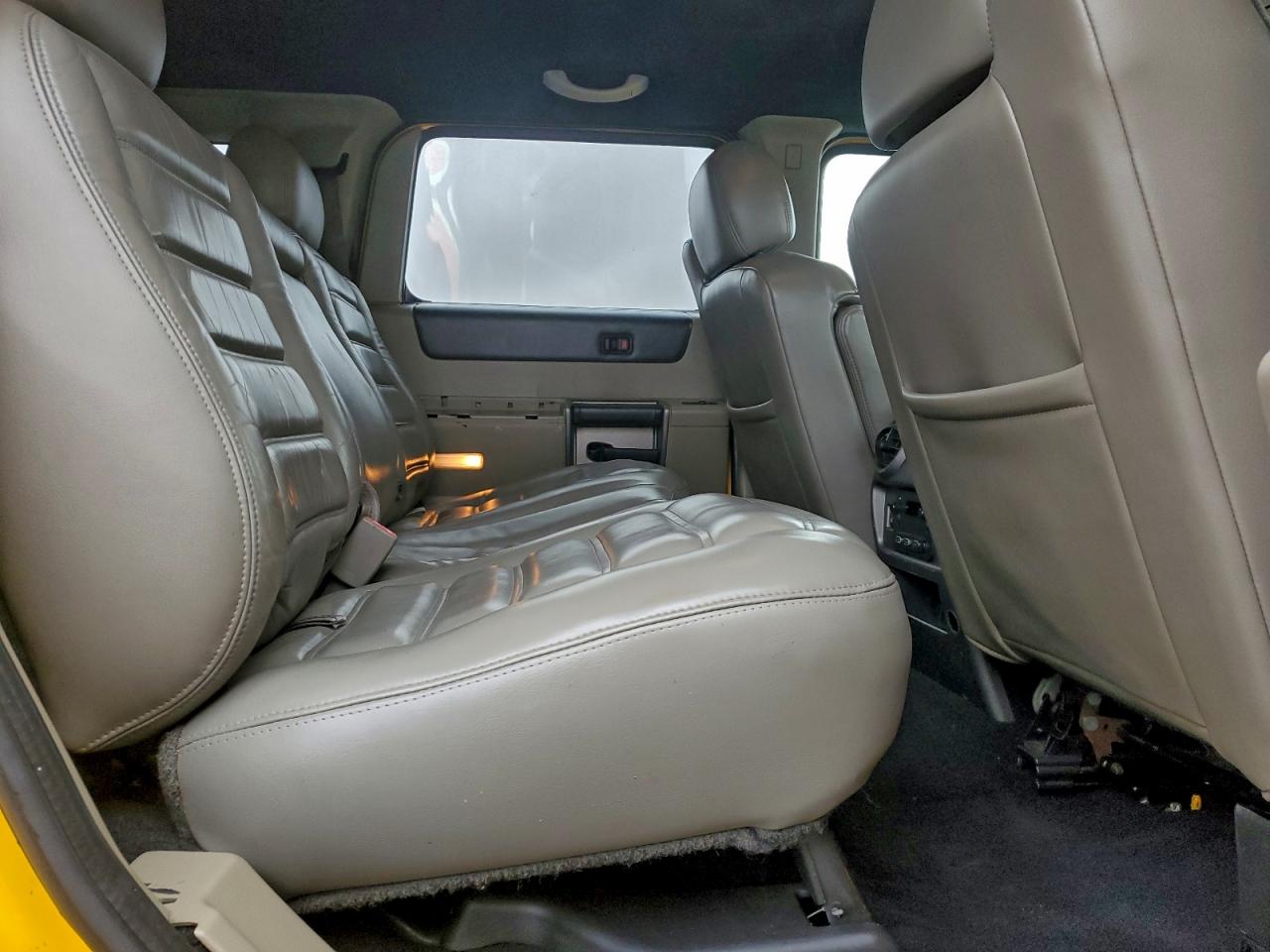 HUMMER H2 Image 10