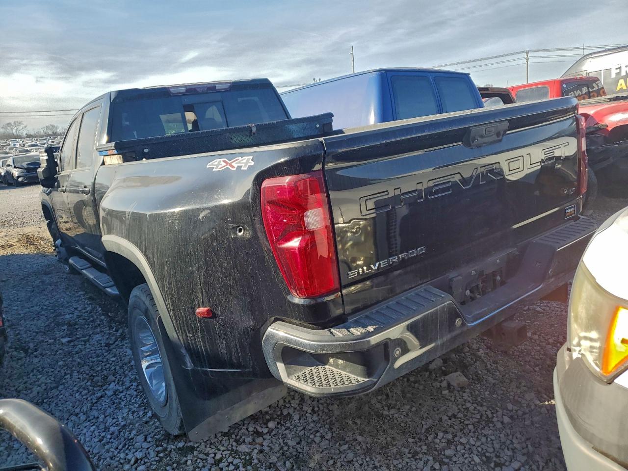 Chevrolet Silverado K3500 Lt Image 4