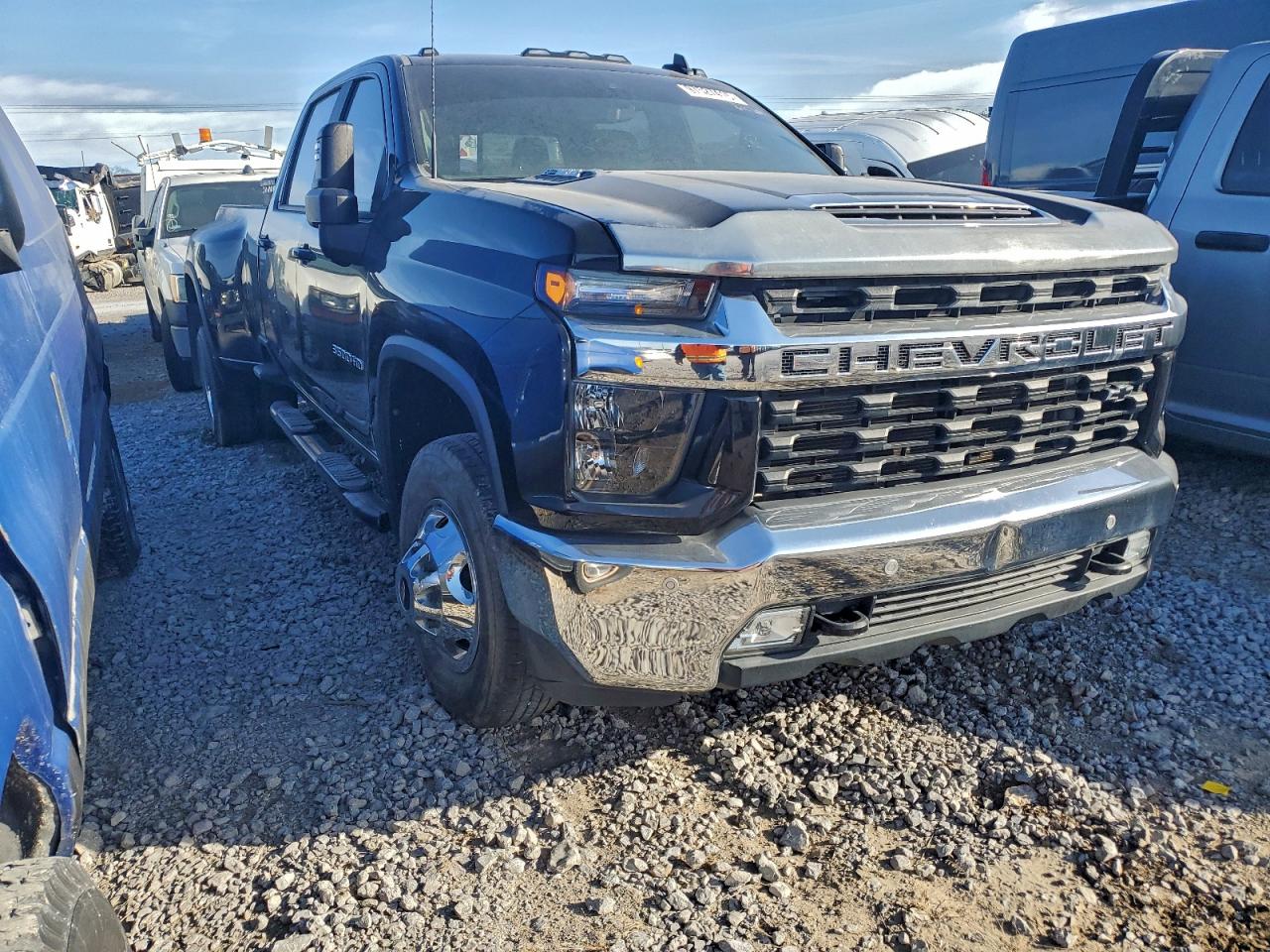 Chevrolet Silverado K3500 Lt Image 6