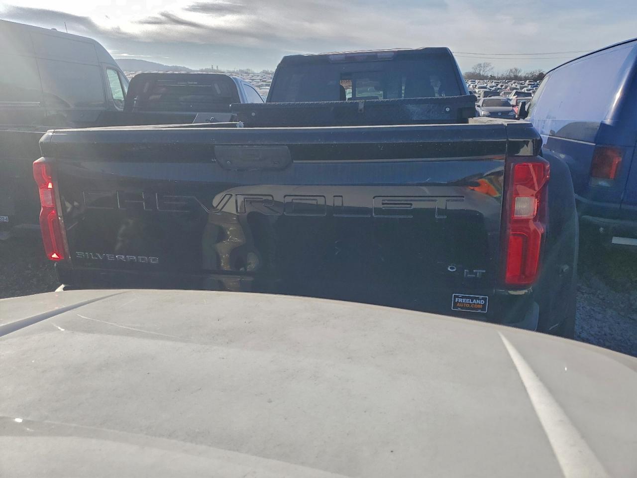 Chevrolet Silverado K3500 Lt Image 5