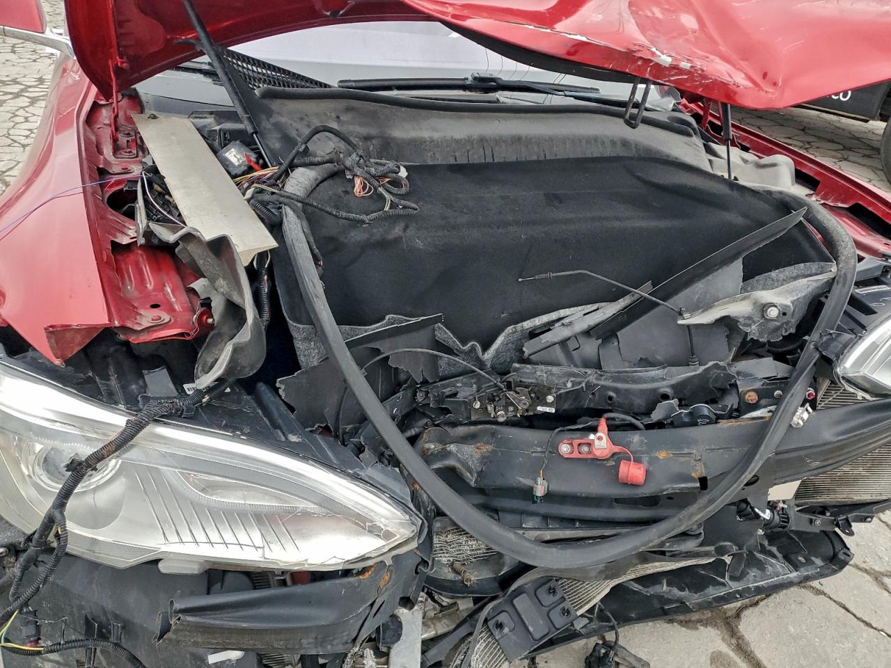 Tesla Model S 85d Image 9