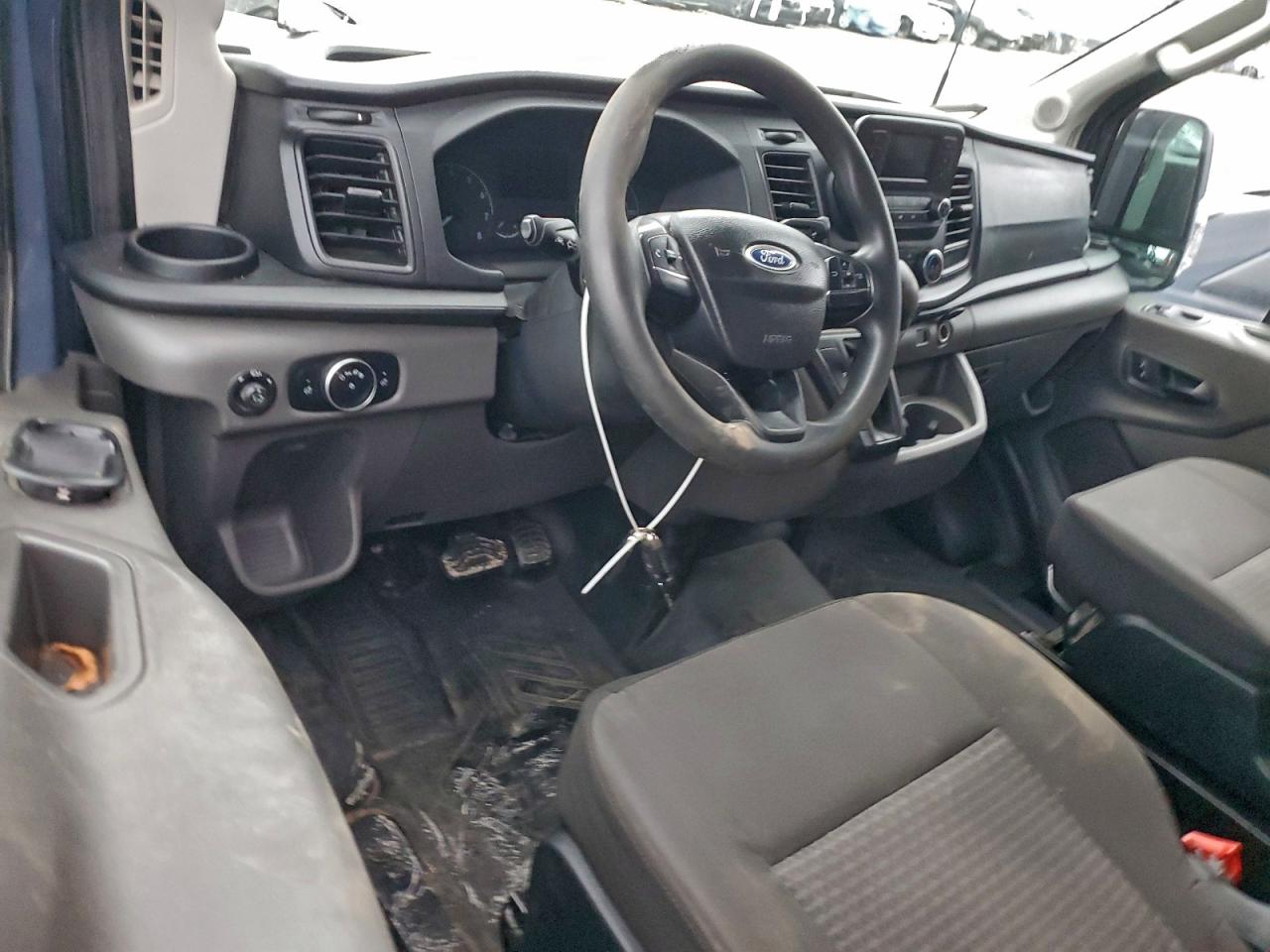 Ford Transit T-250 Image 3