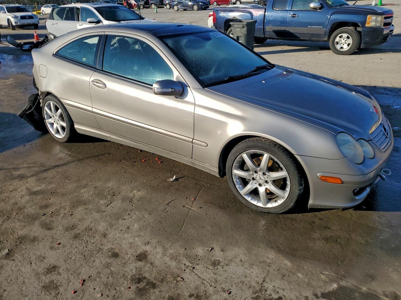 Mercedes-Benz C-Class 320 Sport Coupe Image 3