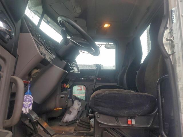 Peterbilt 365 Image 4