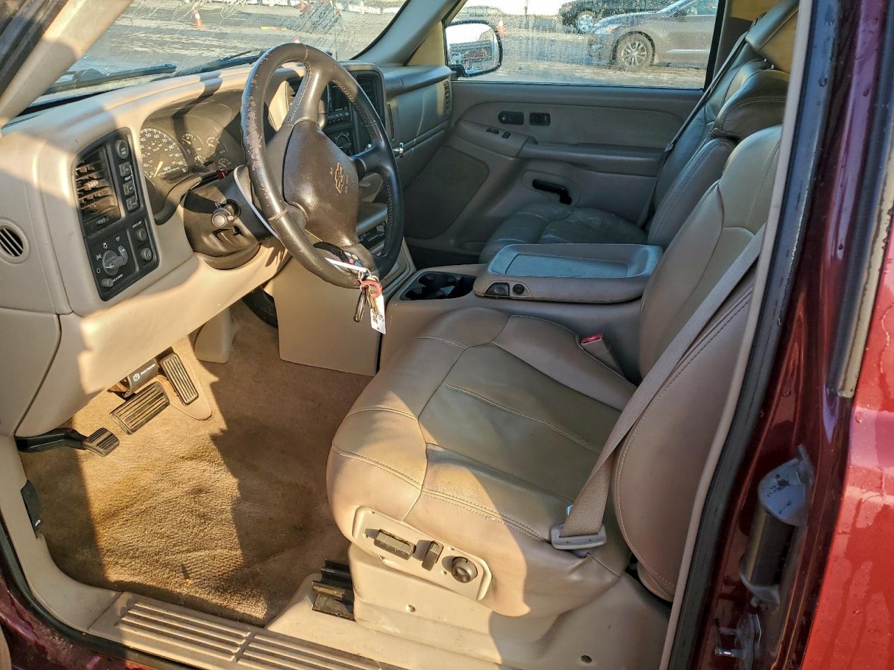 Chevrolet Silverado K1500 Image 3