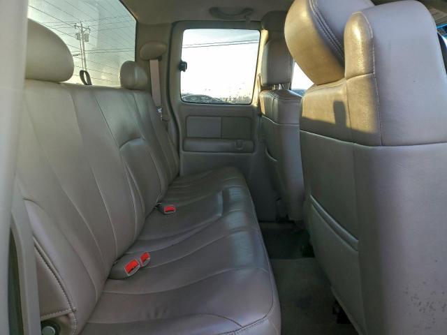 Chevrolet Silverado K1500 Image 8