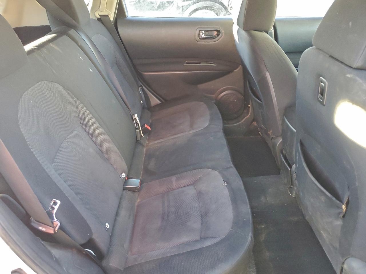 Nissan Rogue S Image 9