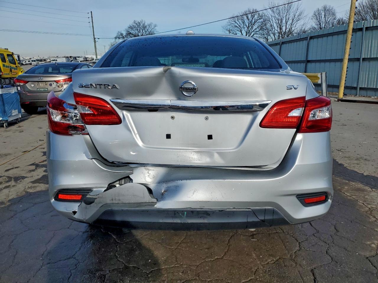 Nissan Sentra S Image 11