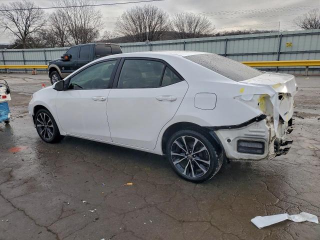 Toyota Corolla L Image 2