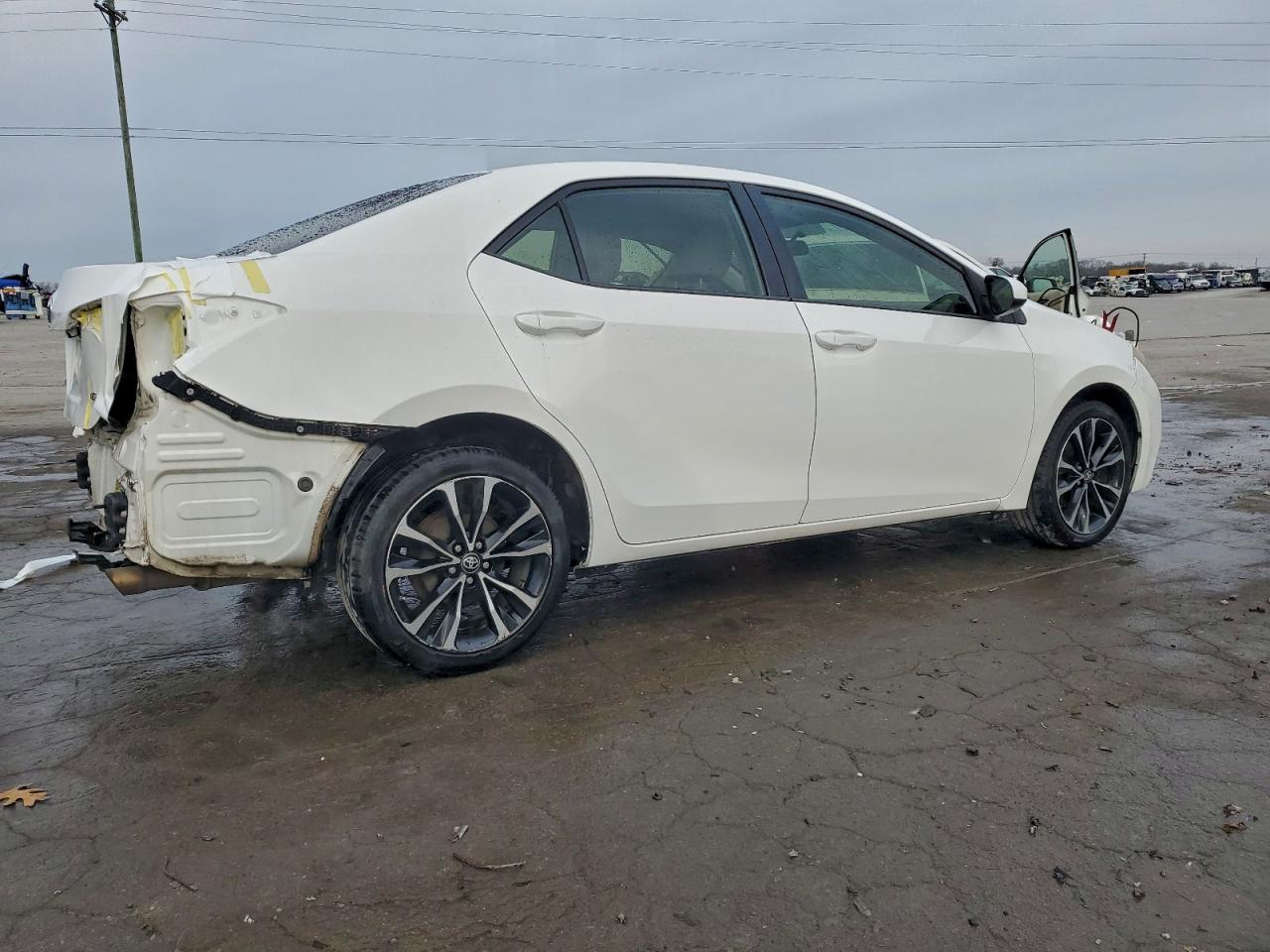 Toyota Corolla L Image 5