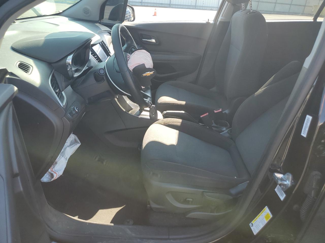 Chevrolet Trax Ls Image 12