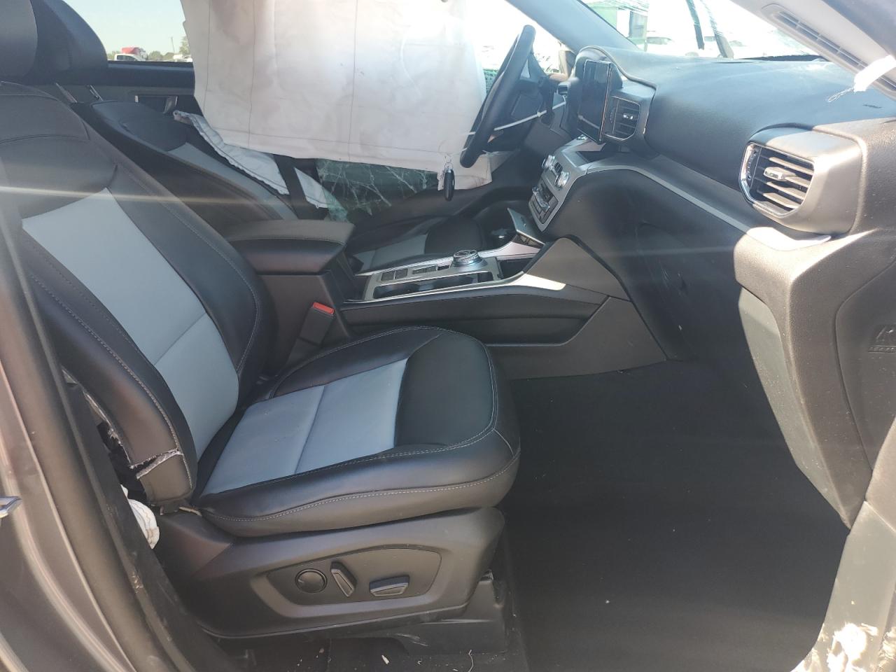 Ford Explorer Xlt Image 8