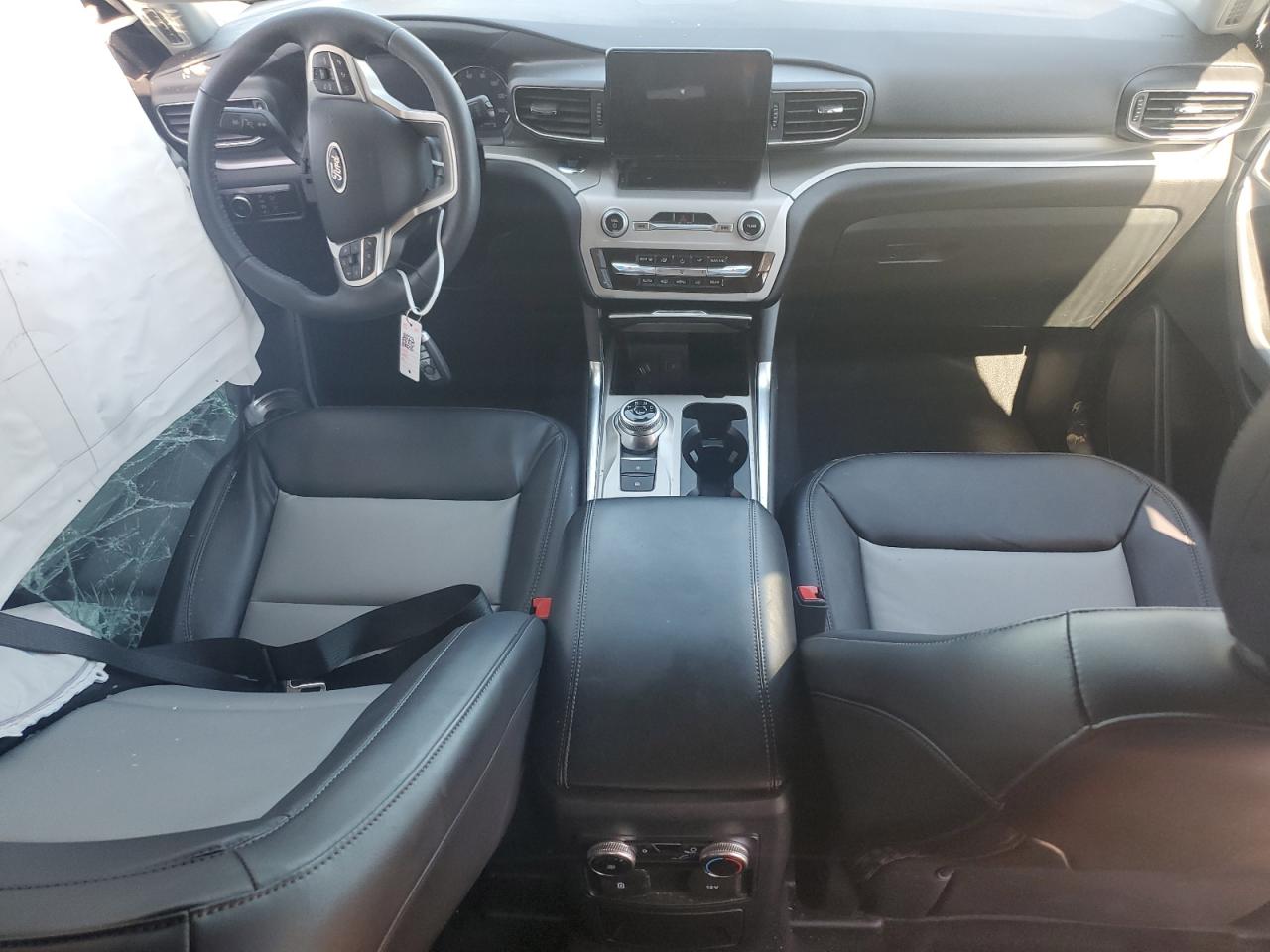 Ford Explorer Xlt Image 10