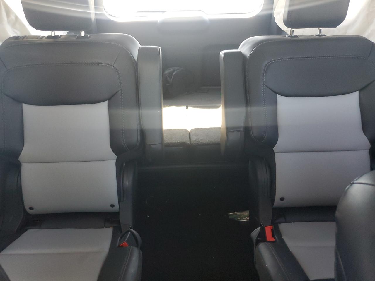 Ford Explorer Xlt Image 12