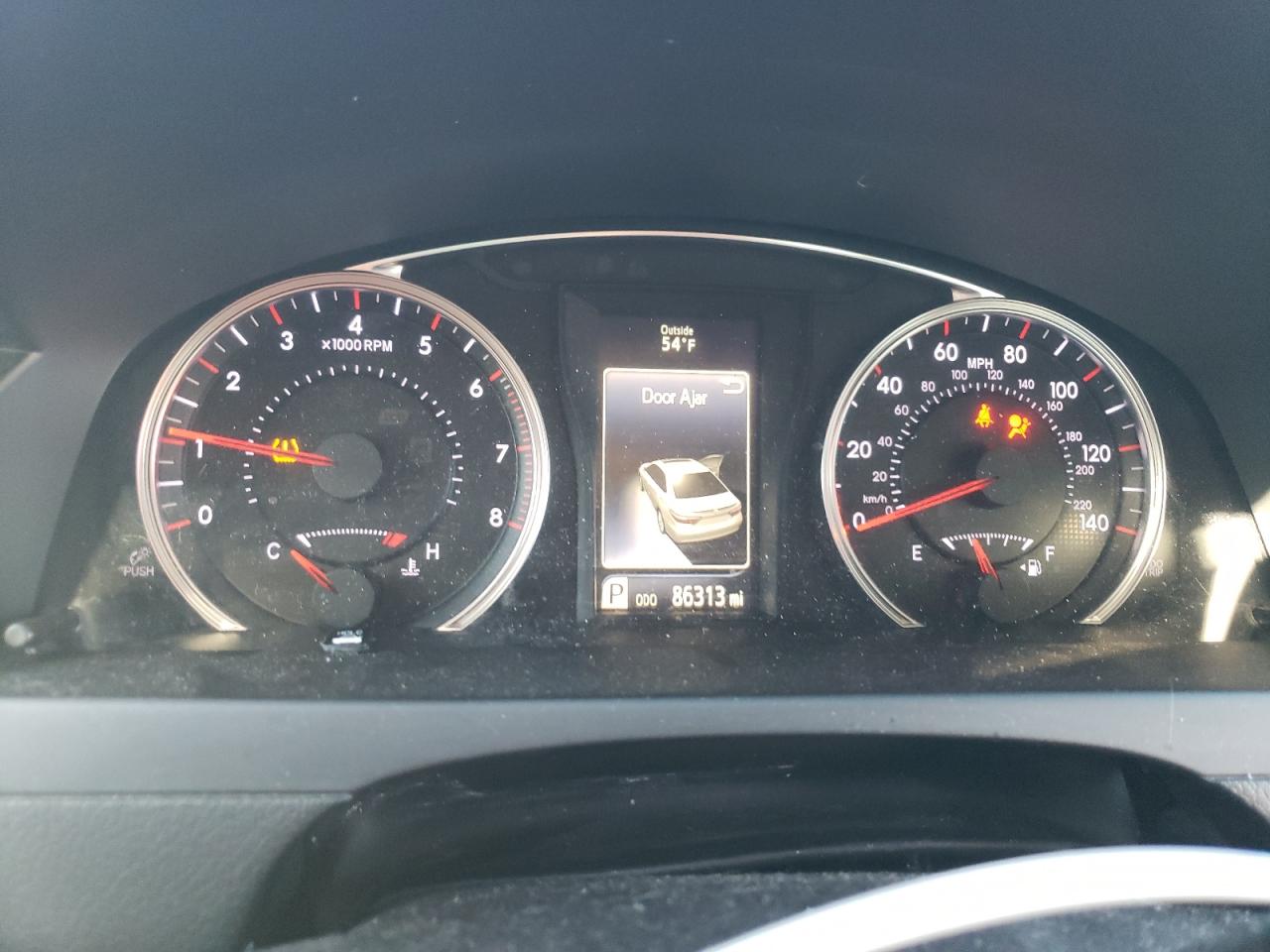 Toyota Camry Le Image 10