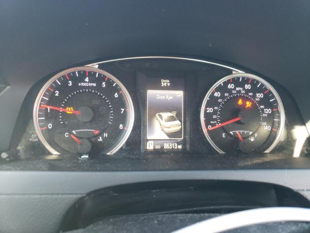 Toyota Camry Le Image 10