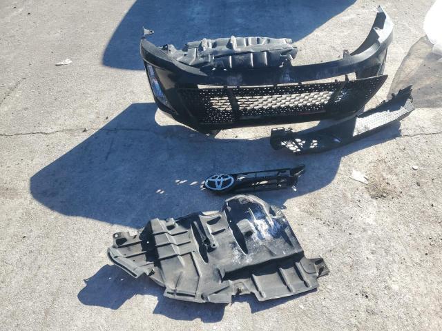 Toyota Camry Le Image 2