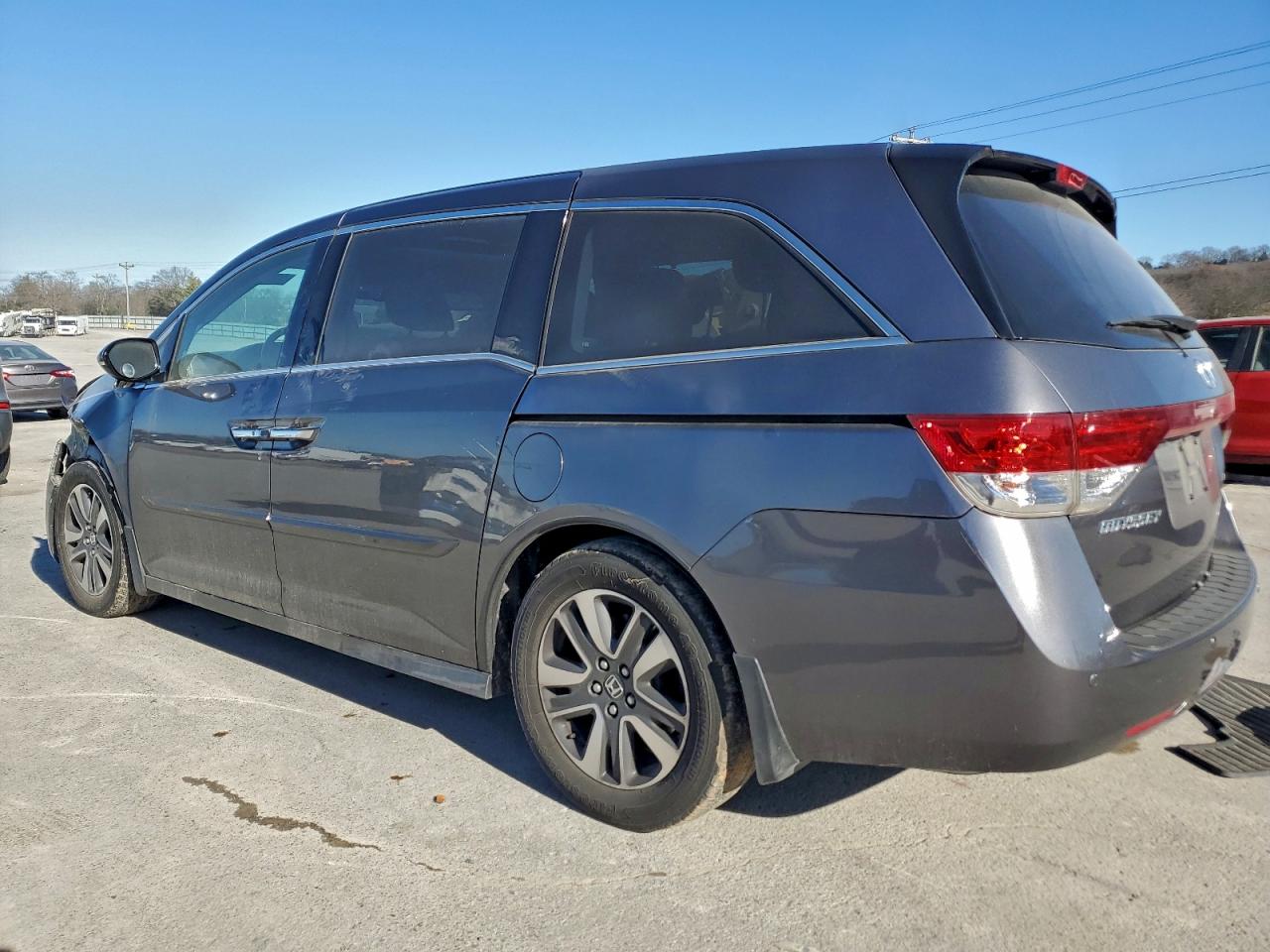 Honda Odyssey Touring Image 4
