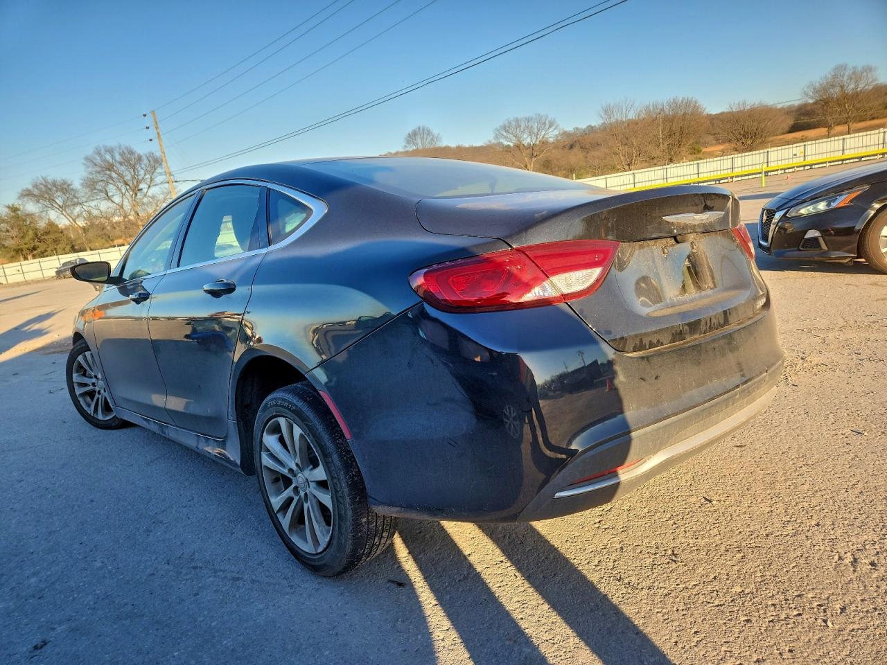 Chrysler 200 Limited Image 6