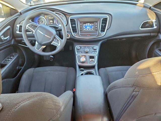 Chrysler 200 Limited Image 2