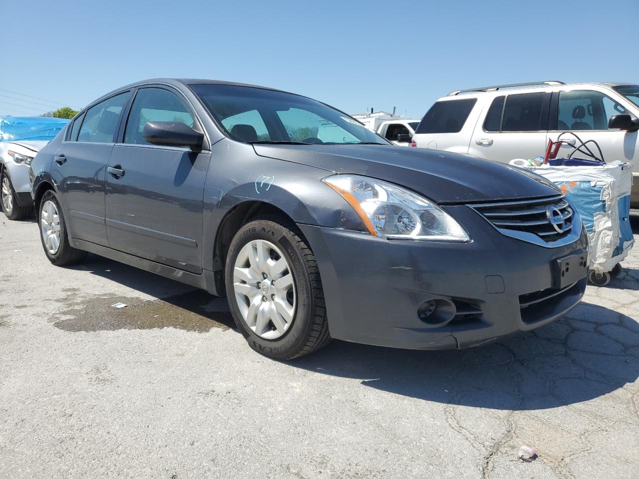 Nissan Altima Base Image 4