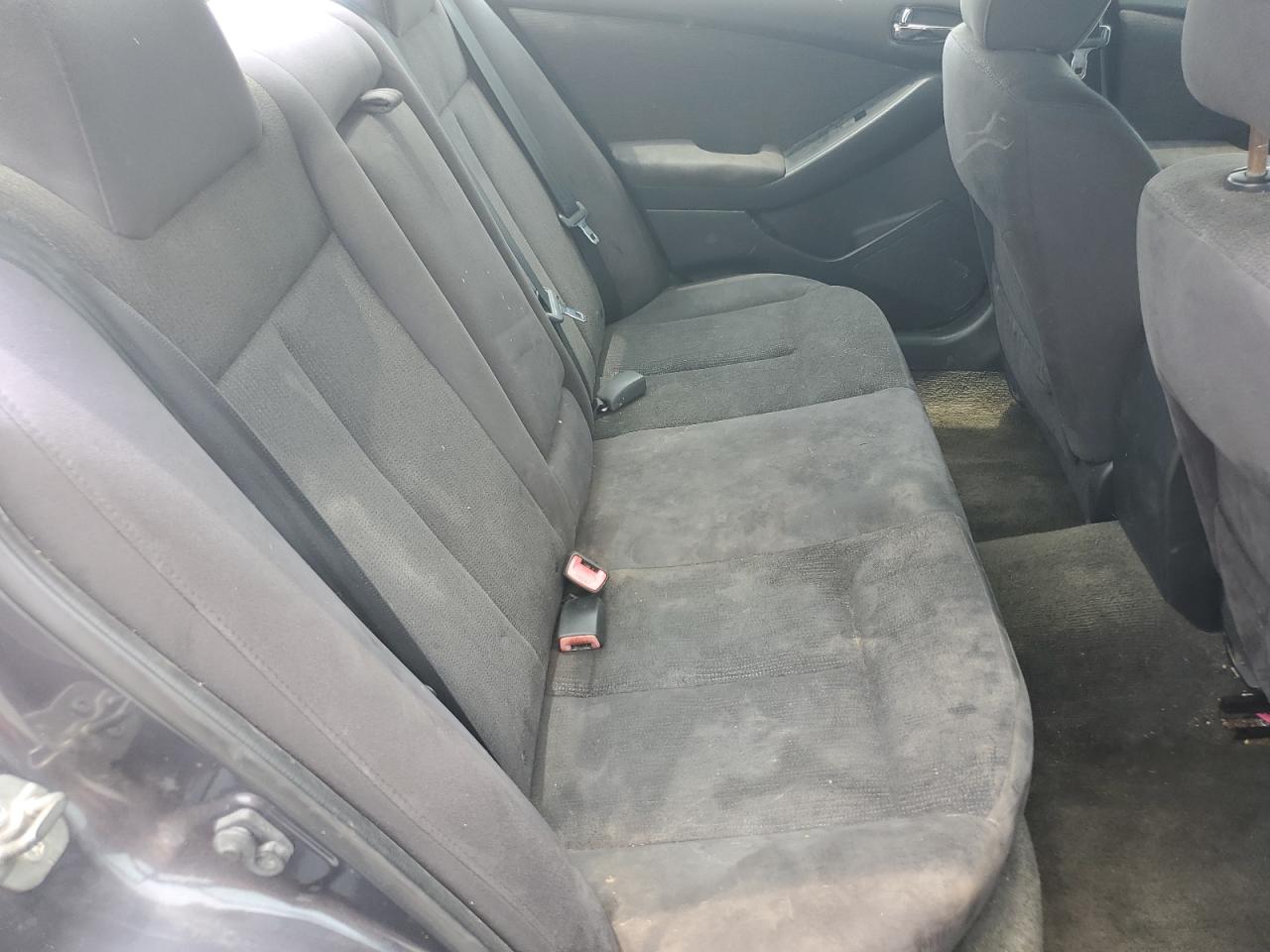 Nissan Altima Base Image 7