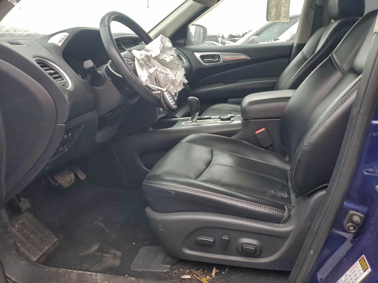 Nissan Pathfinder S Image 10