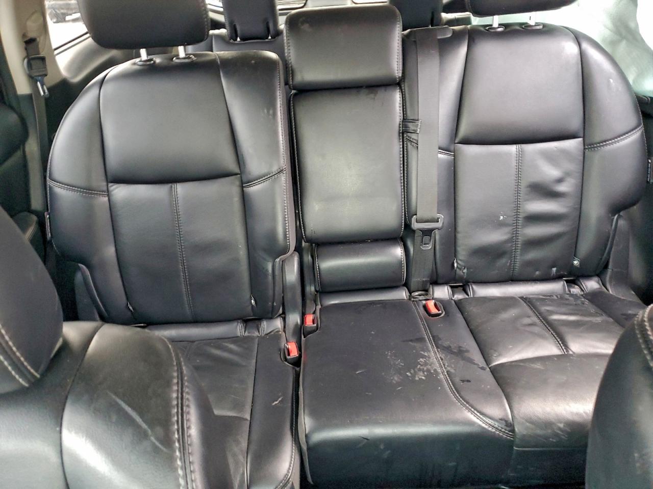 Nissan Pathfinder S Image 4