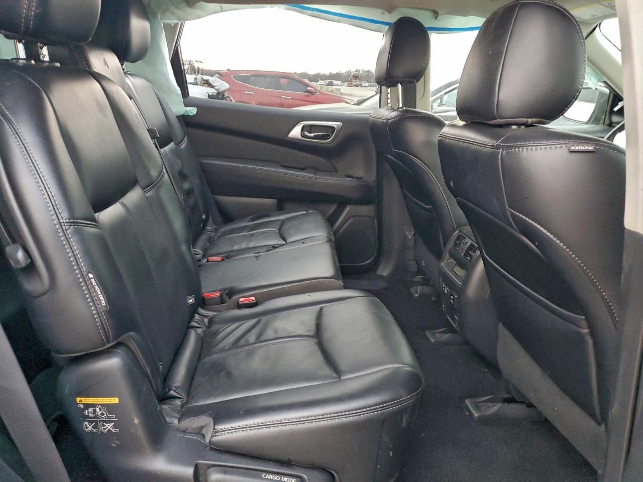 Nissan Pathfinder S Image 9