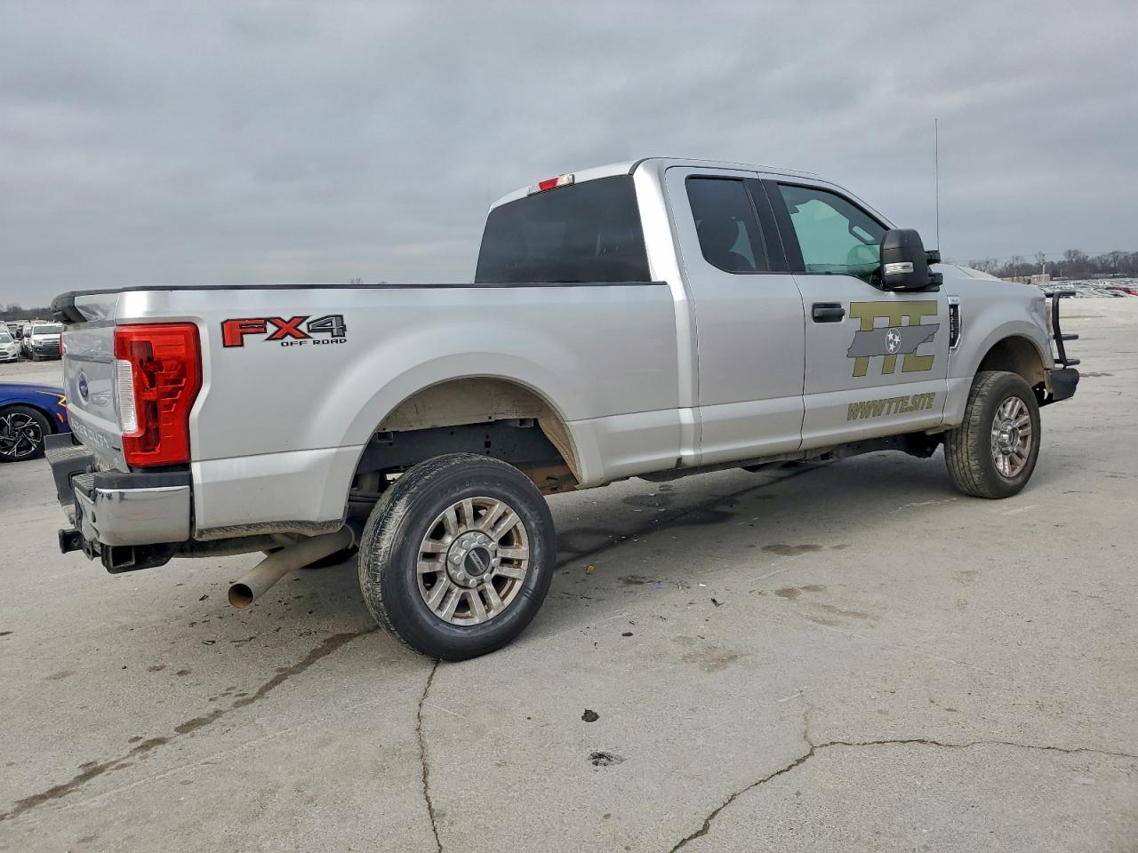 Ford F-250 Super Duty Image 11
