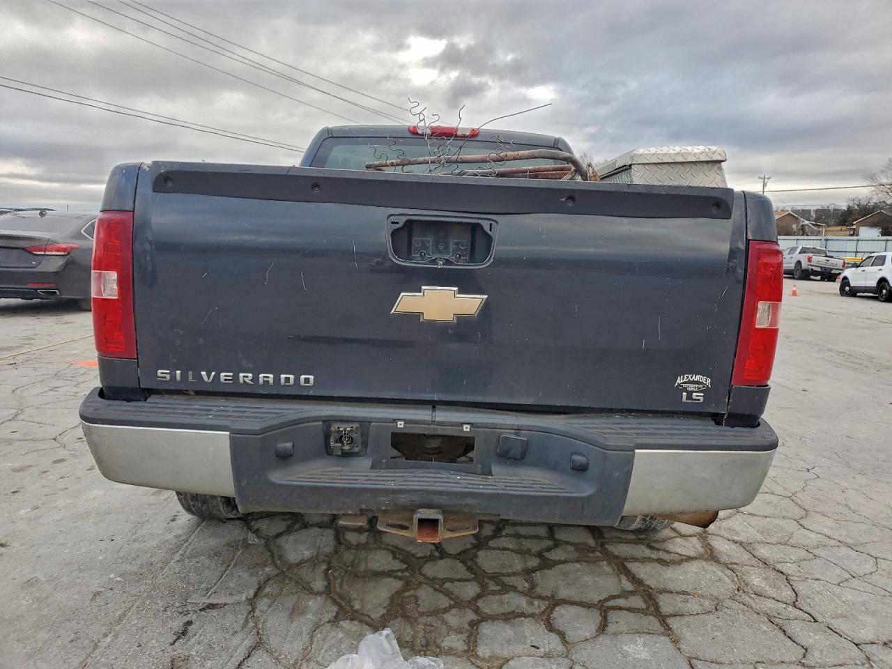 Chevrolet Silverado C1500 Image 3