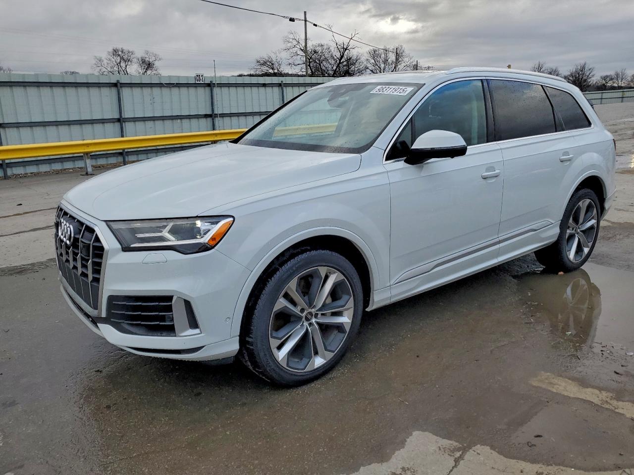 Audi Q7 Premium Plus Image 1