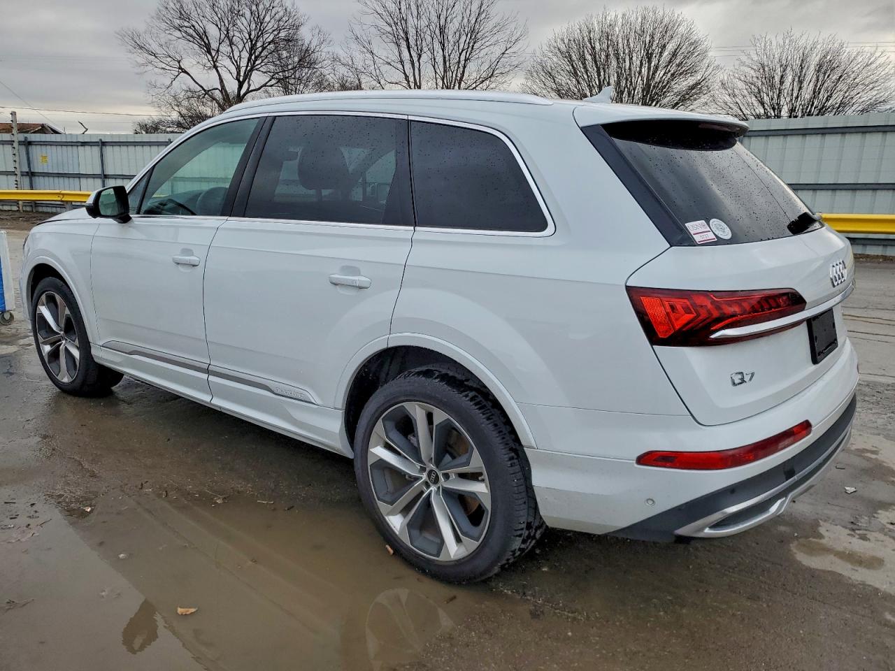 Audi Q7 Premium Plus Image 3