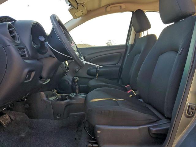 Nissan Versa S Image 8