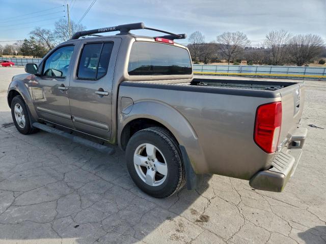 Nissan Frontier Crew Cab Le Image 3