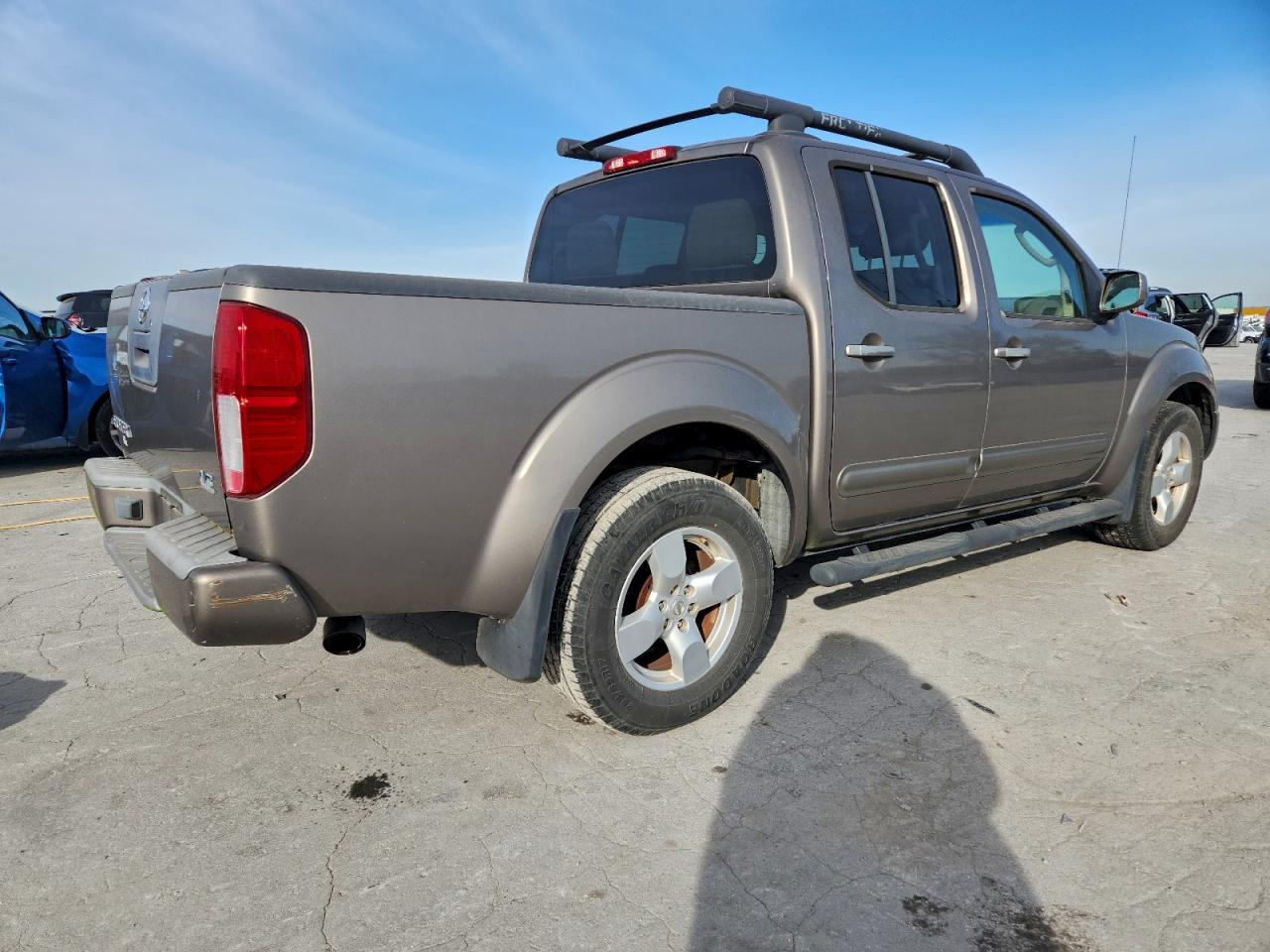 Nissan Frontier Crew Cab Le Image 9