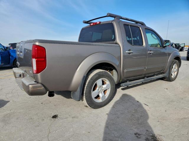Nissan Frontier Crew Cab Le Image 9