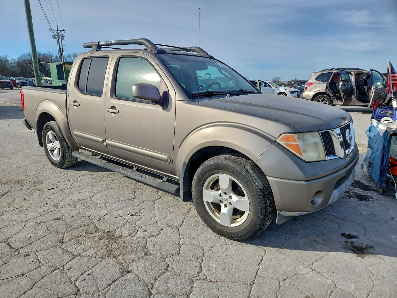 Nissan Frontier Crew Cab Le Image 4