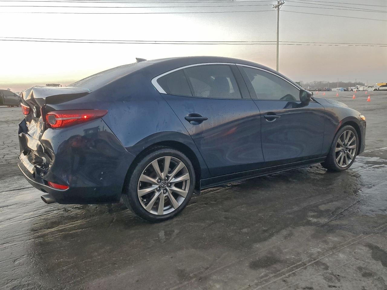 Mazda 3 Premium Image 9