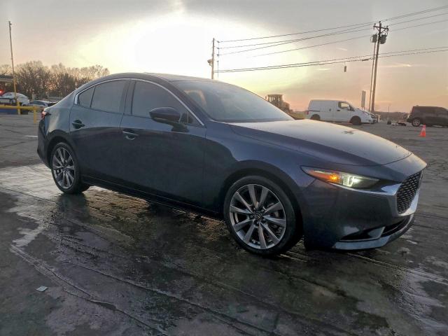 Mazda 3 Premium Image 2