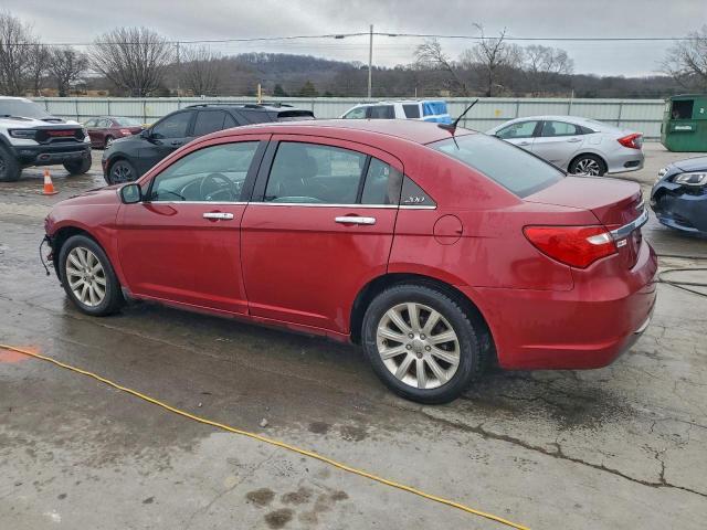 Chrysler 200 Limited Image 12