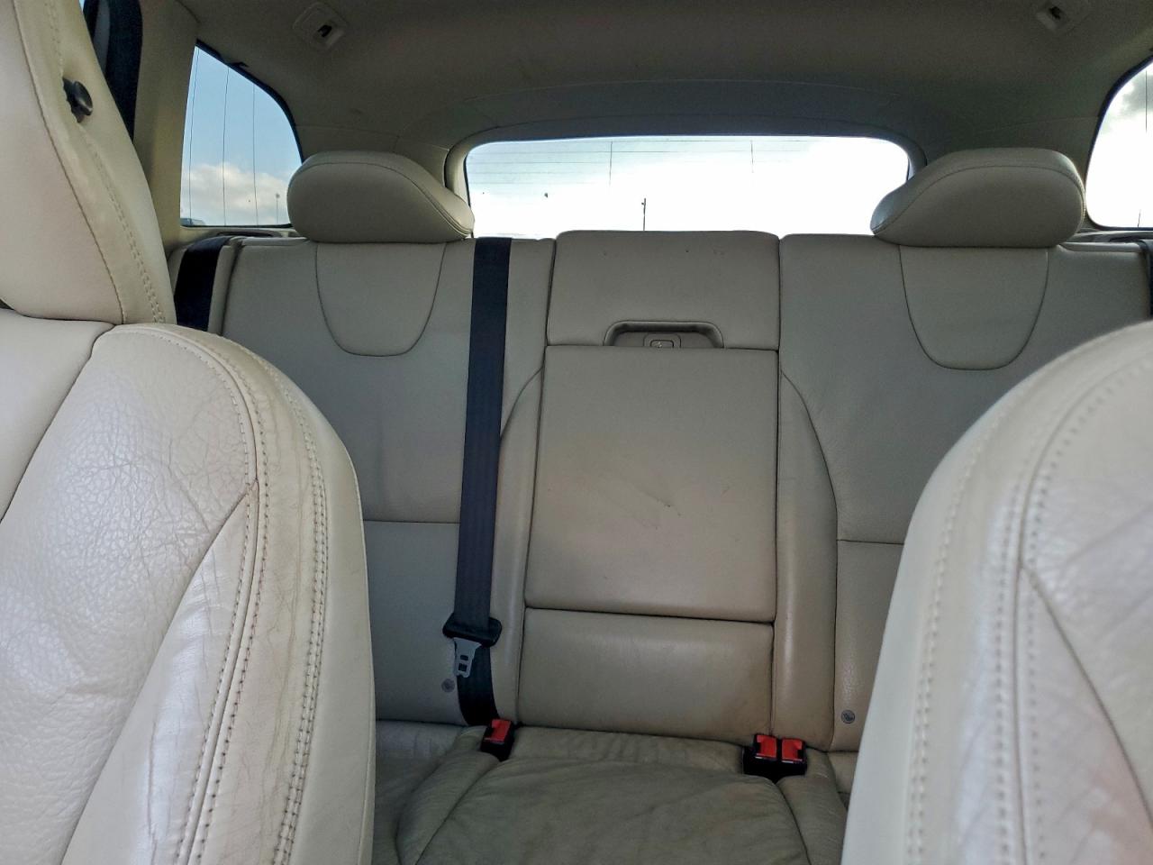 Volvo XC60 T6 Image 11