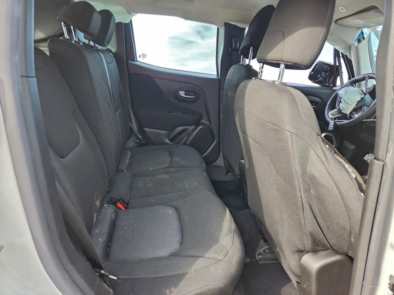 Jeep Renegade Sport Image 5