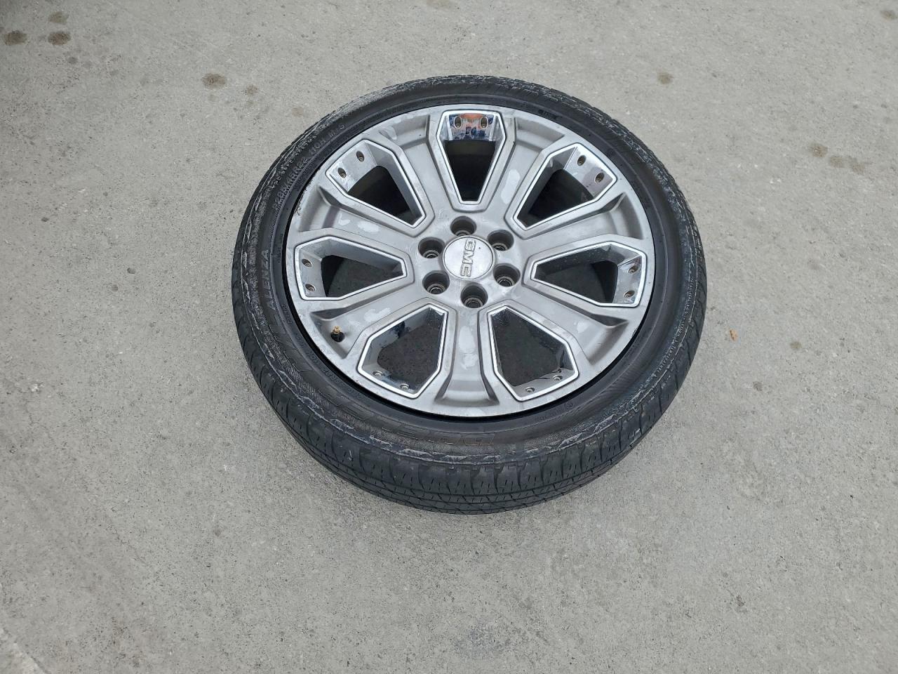 GMC Sierra K1500 Denali Image 8