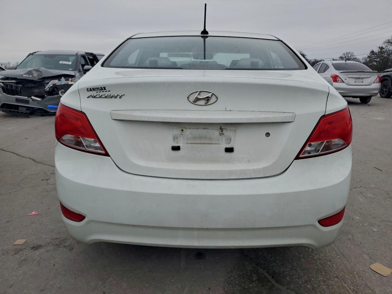 Hyundai ACCENT Gls Image 10