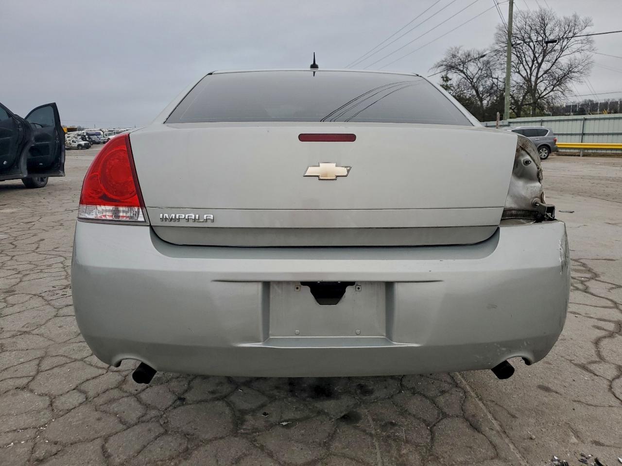 Chevrolet Impala Ls Image 11