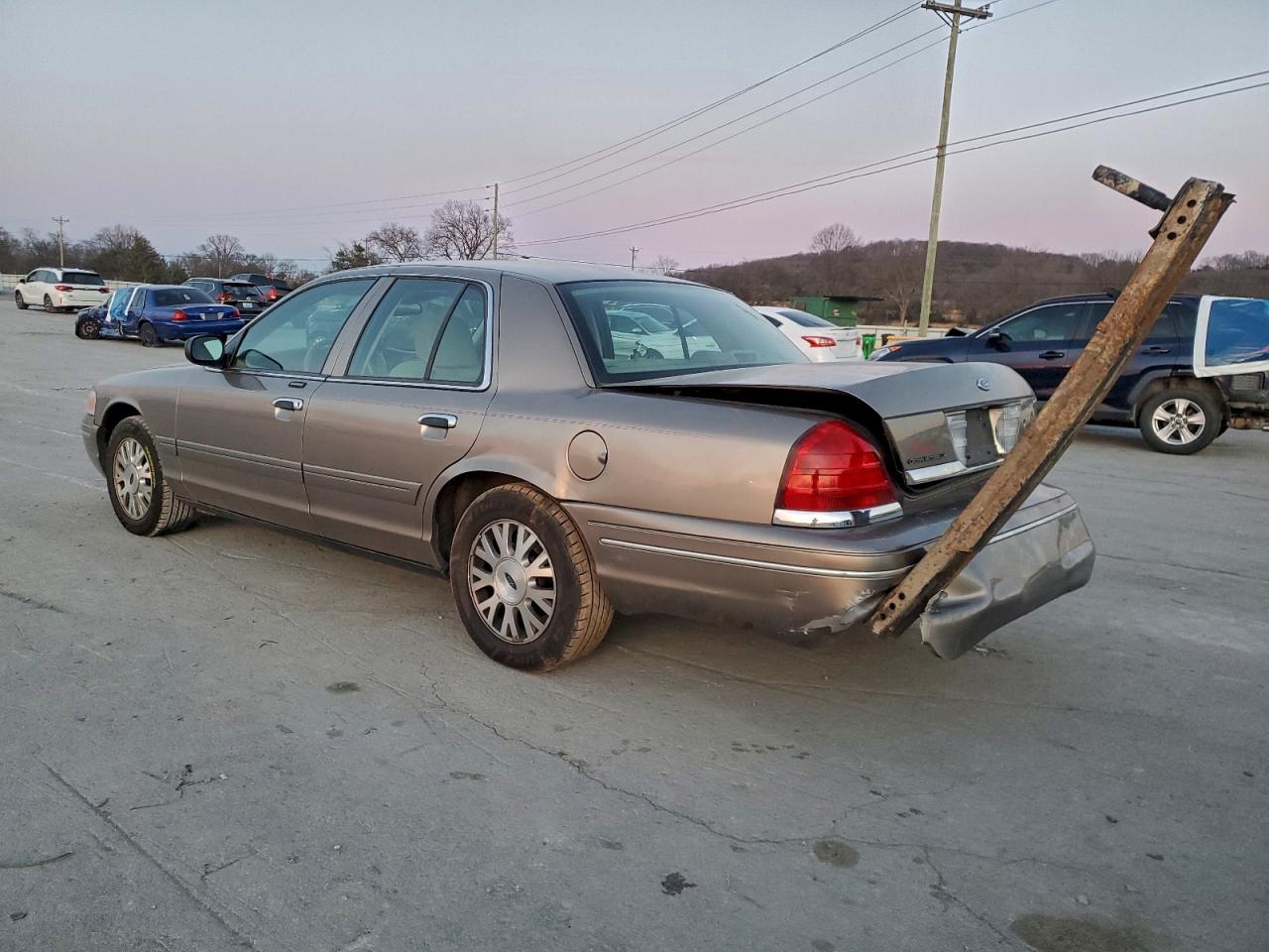 Ford Crown Vic Lx Image 3