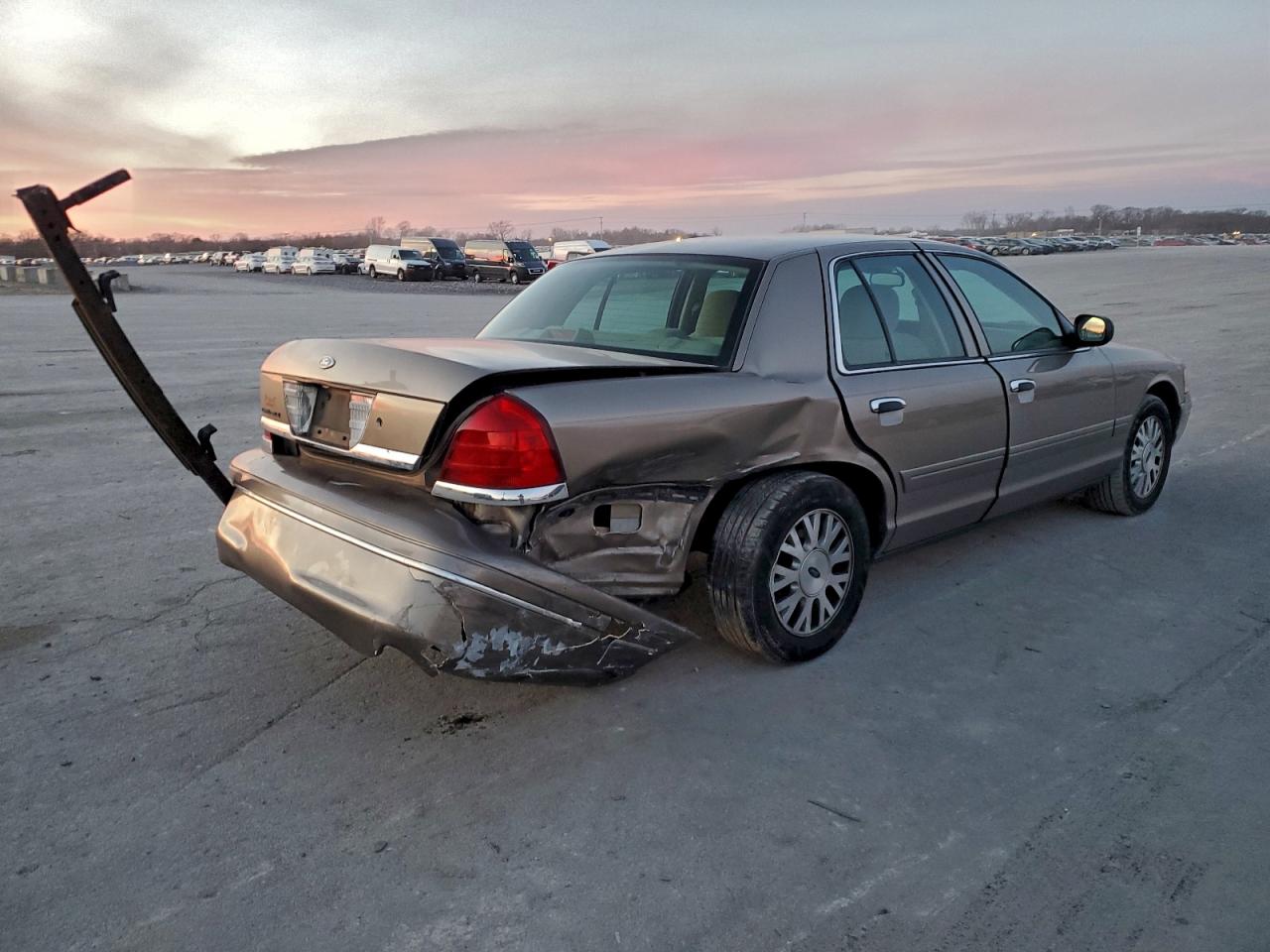 Ford Crown Vic Lx Image 5