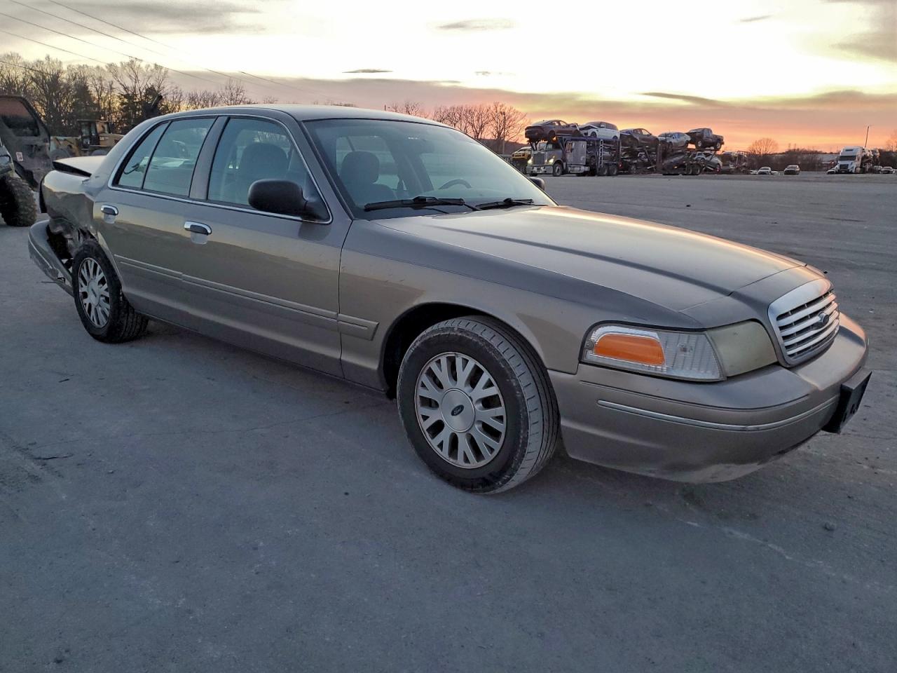 Ford Crown Vic Lx Image 2