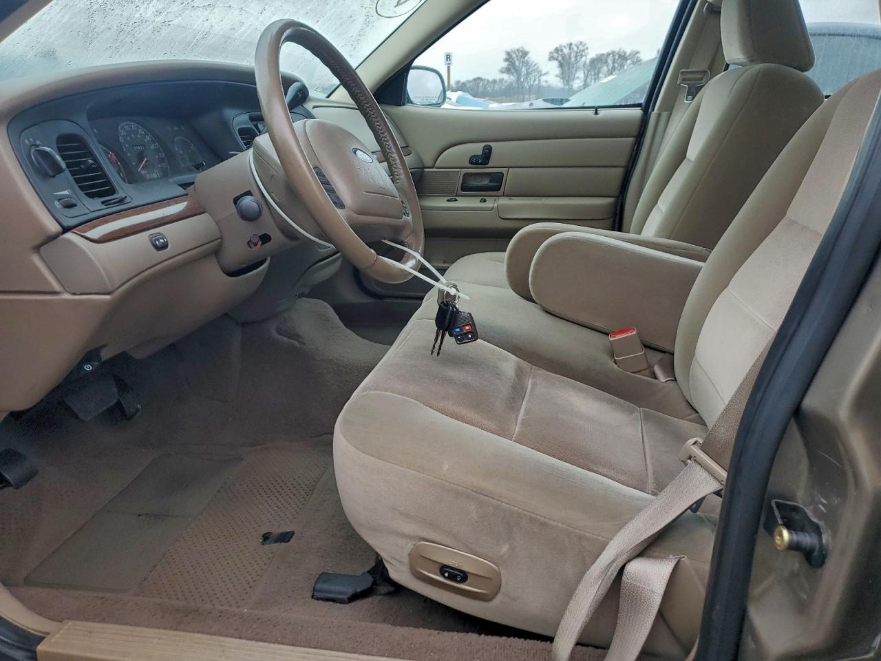 Ford Crown Vic Lx Image 6